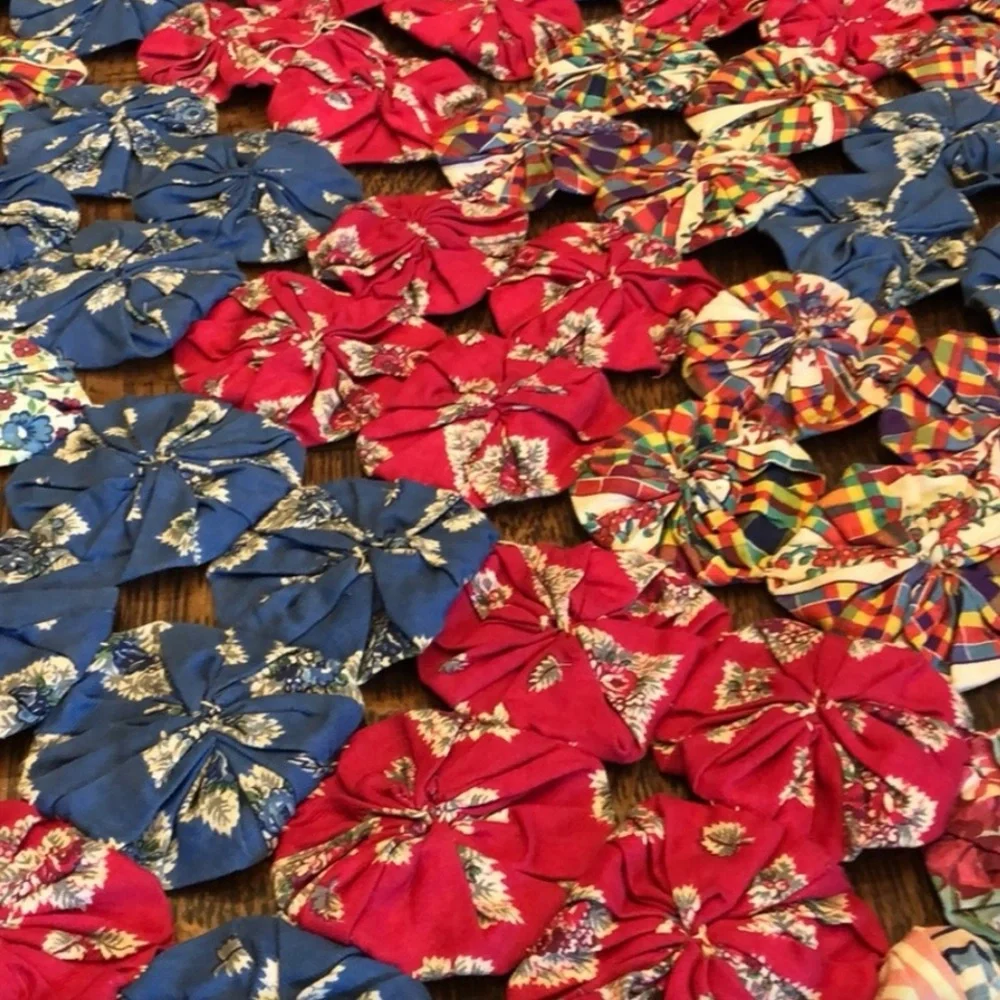 Antique Yo-yo Quilt, Suffolk Puff Coverlet Popcorn Quilt (appx 96”x90”)